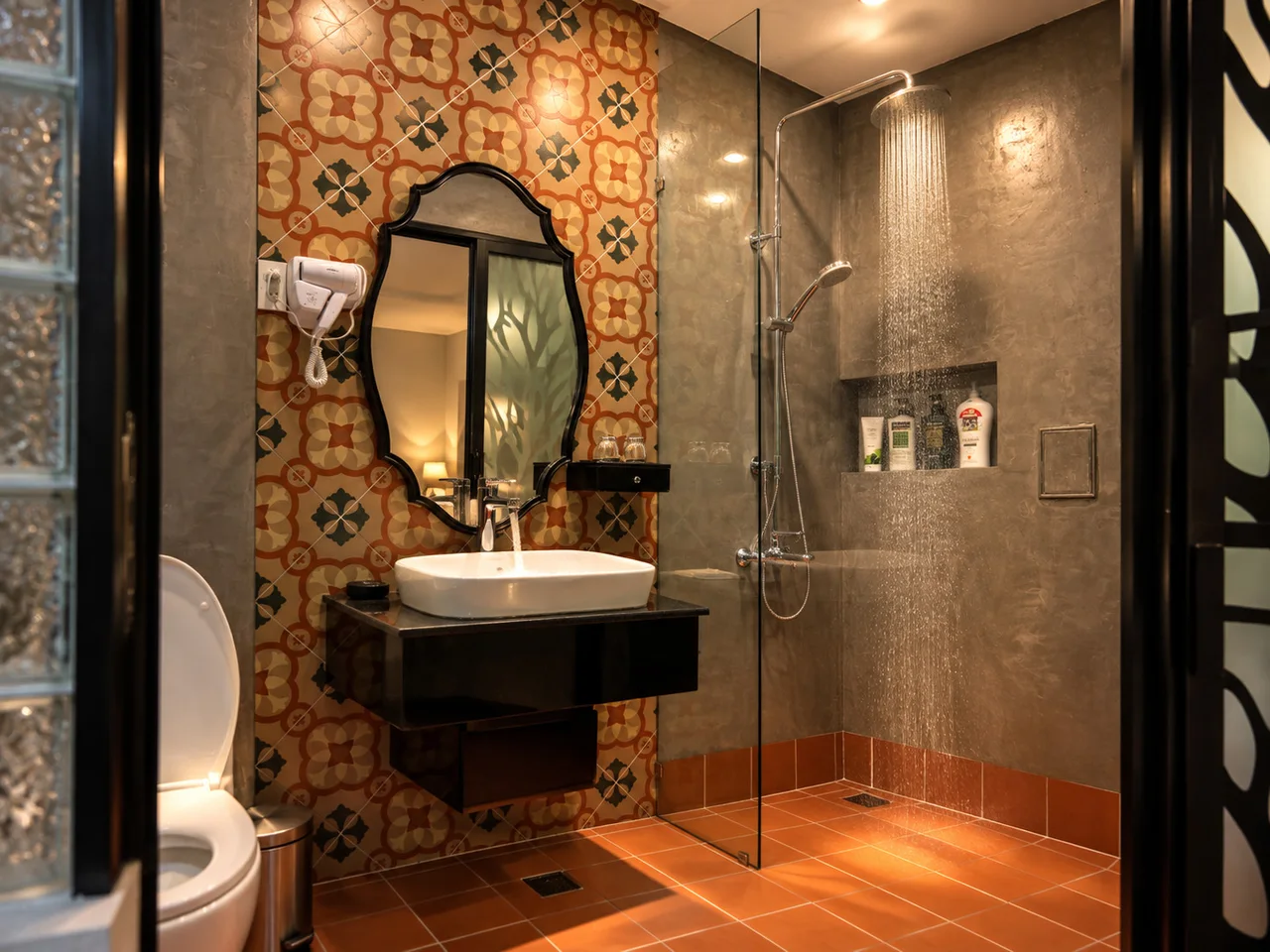 Phòng tắm gạch bông của Double Bed Room
